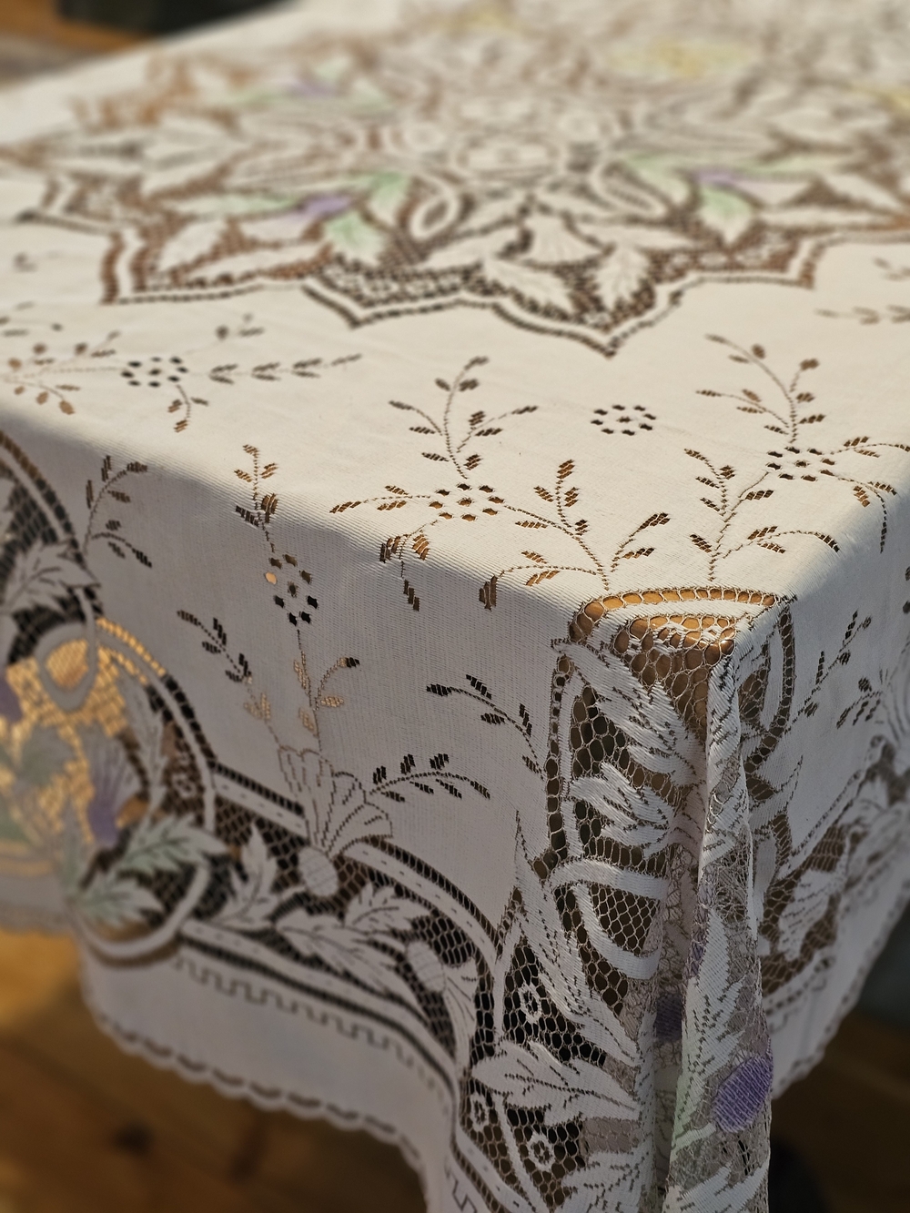 Elegant Lace Tablecloth with Thistle Accents In Purple And Yelloe